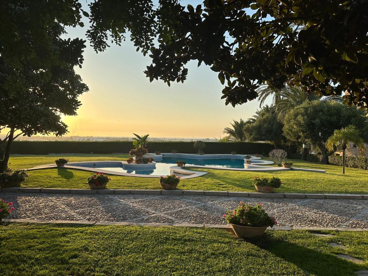 El Maestre Villa *
